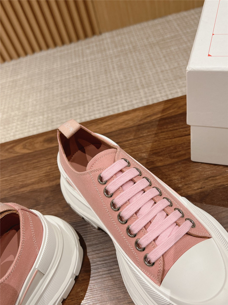 a1exa*der Mcqv*en women’s tread slick platform sneakers