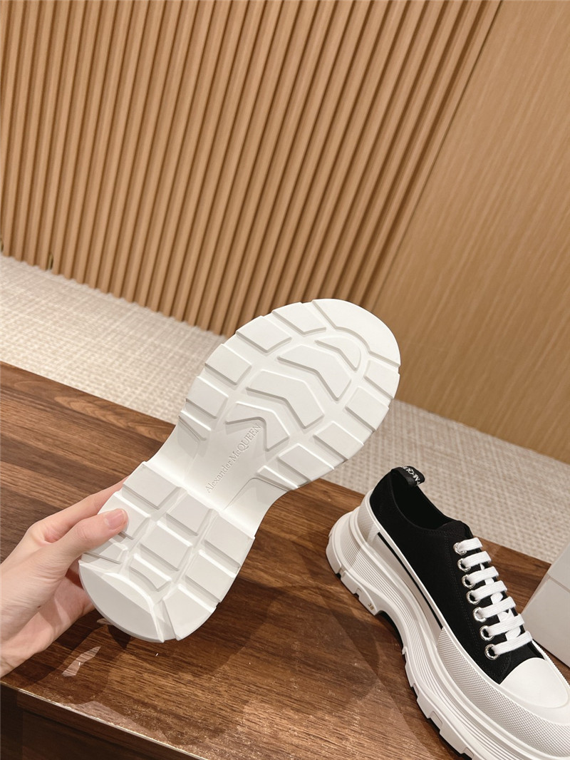 a1exa*der Mcqv*en tread slick lace-up sneakers