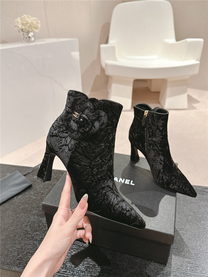 Ch**el heel velvet pointed toe booties