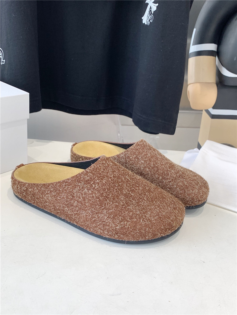 The R0w hugo slide in coffee brush suede