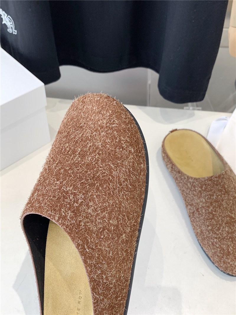 The R0w hugo slide in coffee brush suede