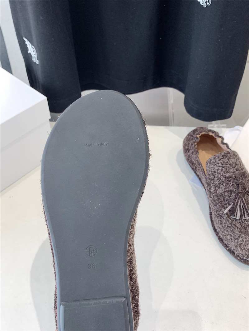 The R0w tassel flat loafers bordeaubergine in brush suede