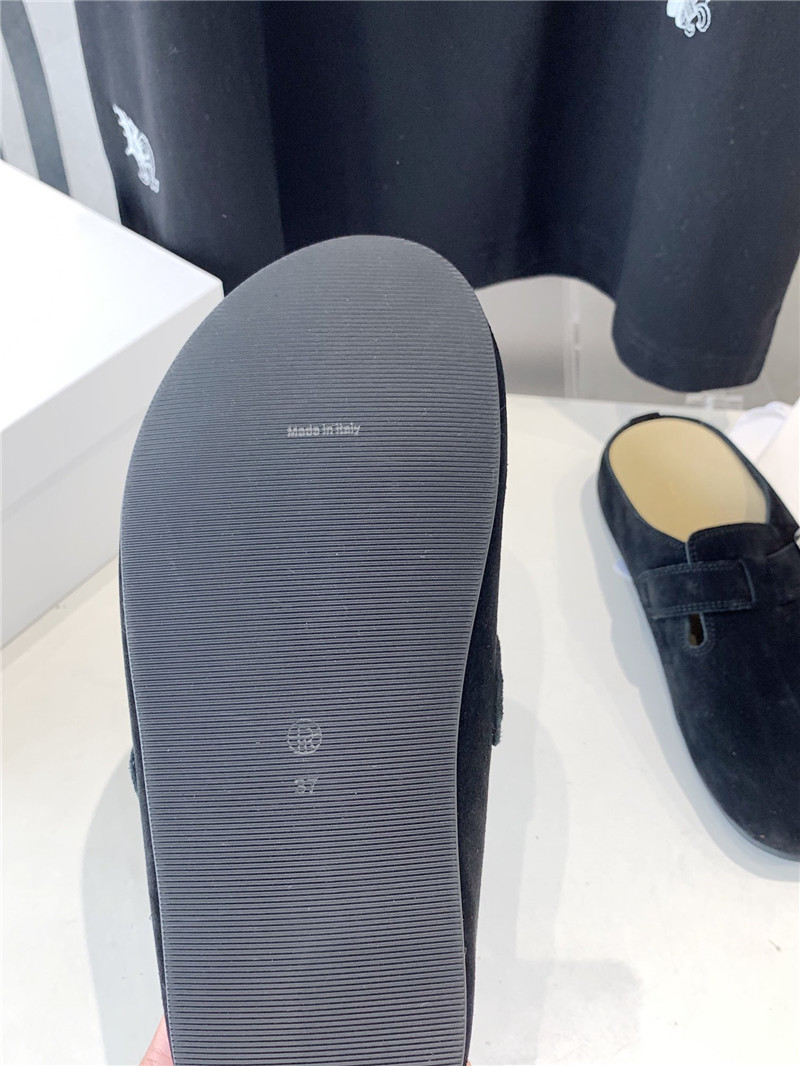 The R0w hugo slide in navy suede