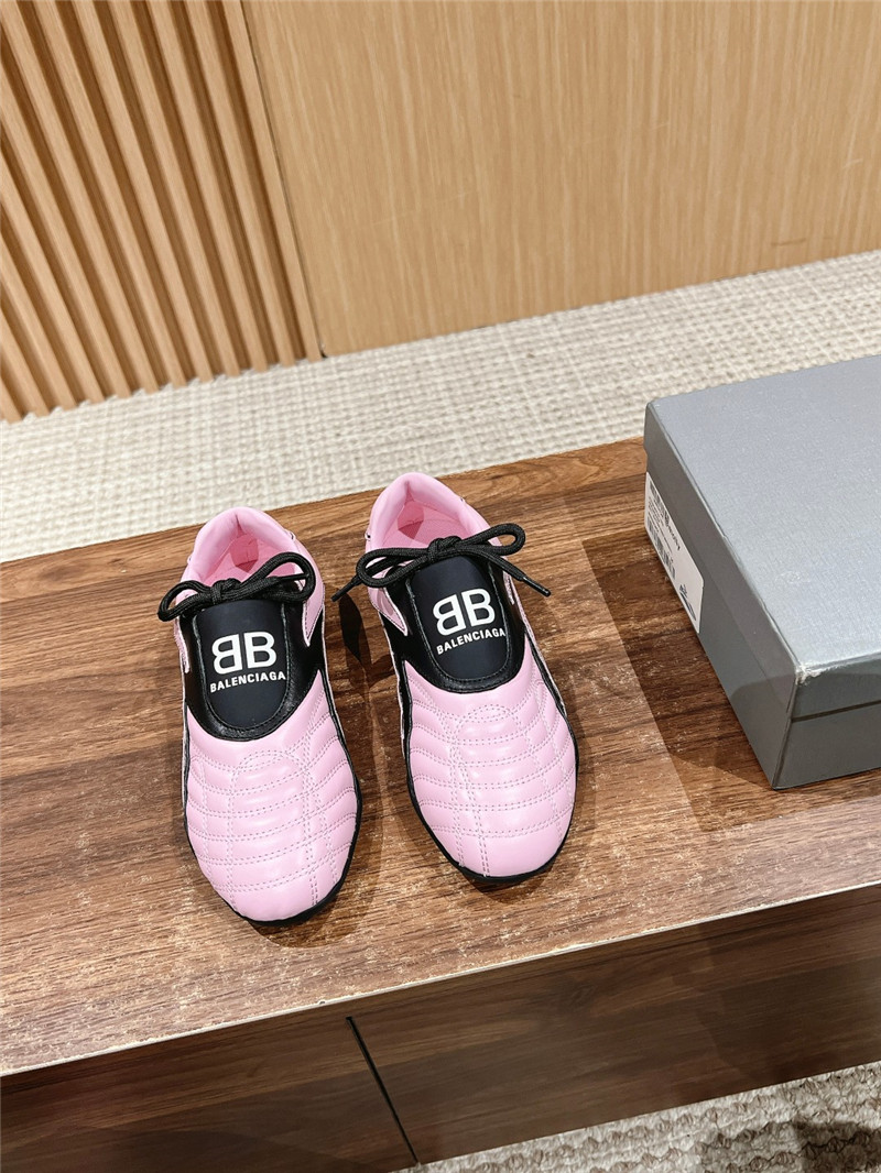 Ba1en*iaga zen sneaker pink