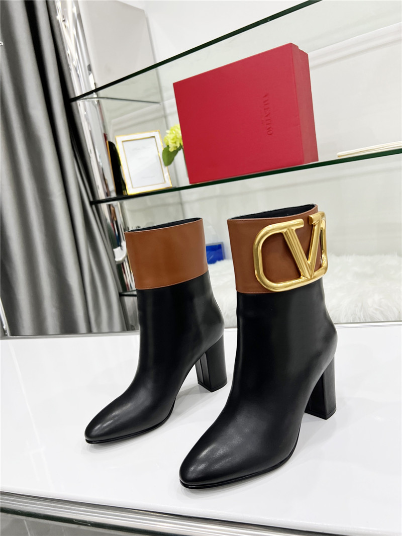 Va1e*ntin0 garavani vlogo pointed toe boots