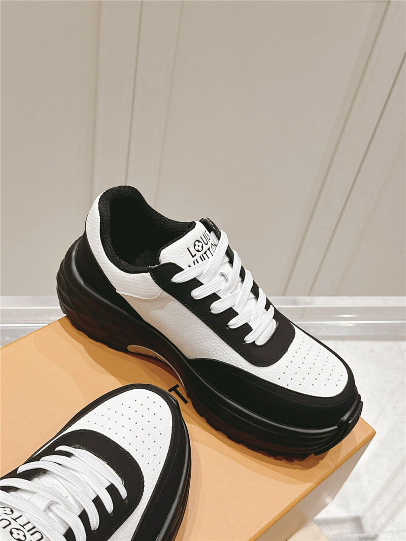 l0vis Vvtt0n lv run away sneaker black white