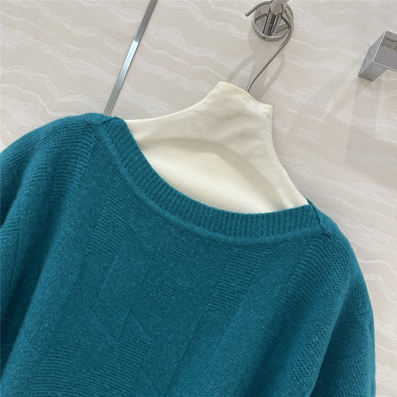 H**me5 cashmere cape