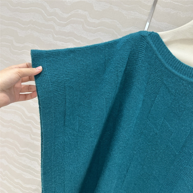 H**me5 cashmere cape