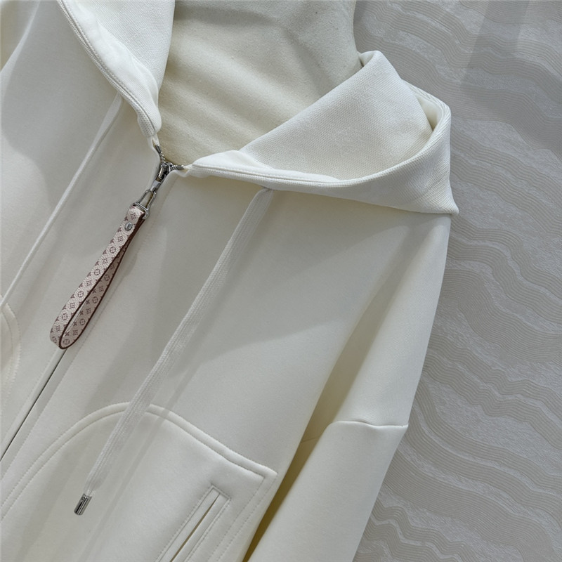 l0vis Vvtt0n lv sports suit