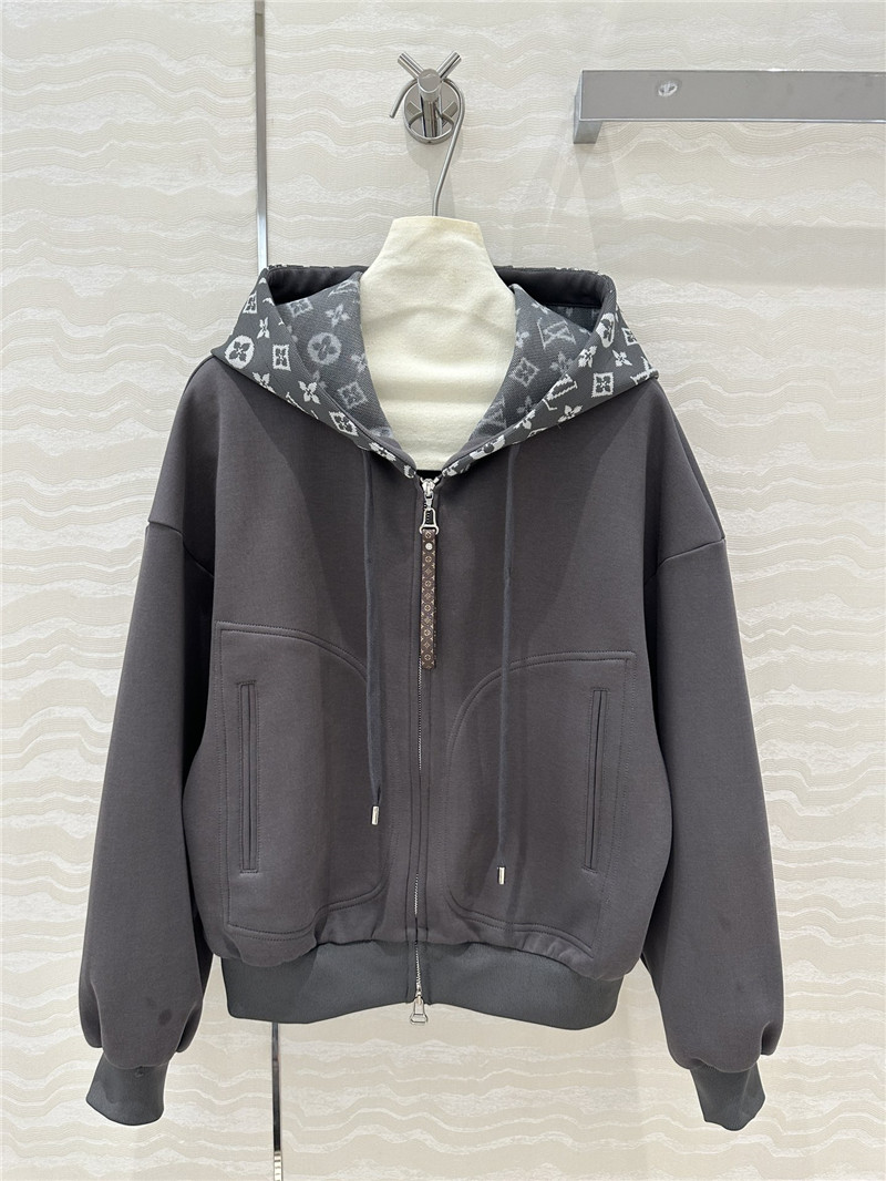 l0vis Vvtt0n lv sports suit