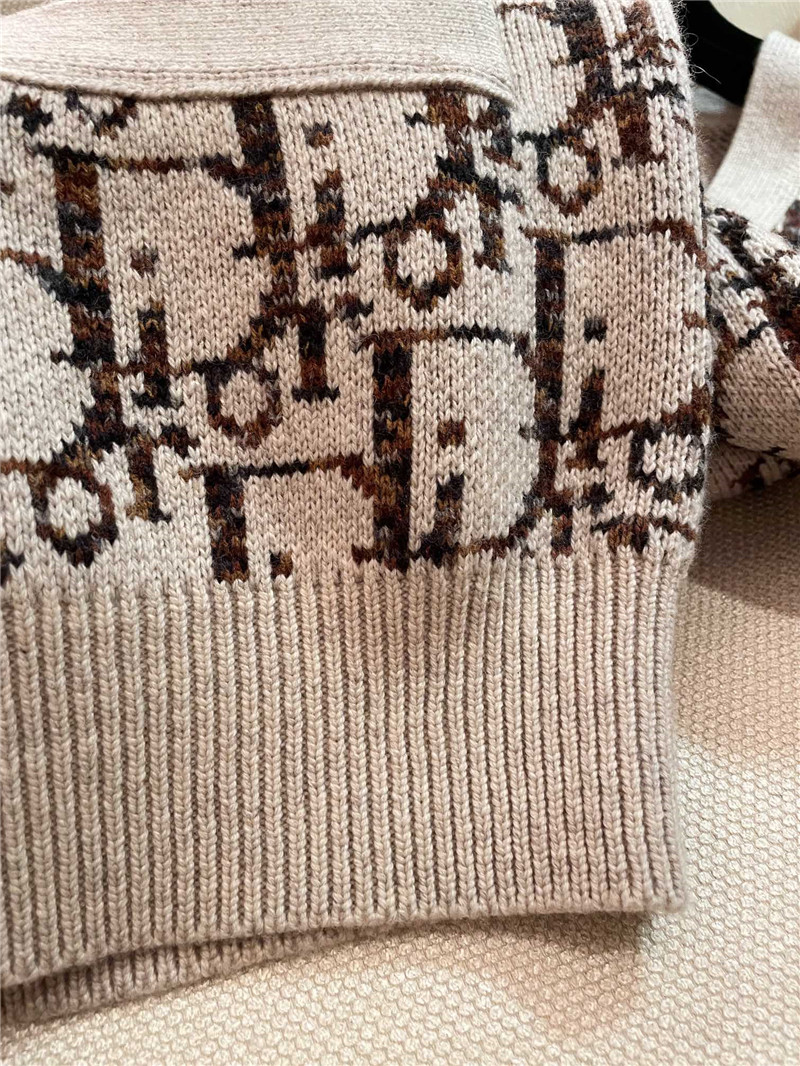 D10r oblique jacquard cardigan beige