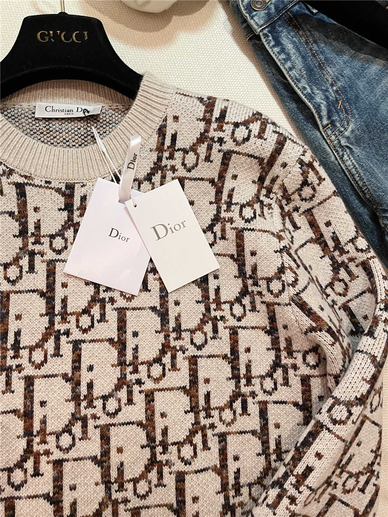 D10r oblique jacquard sweater beige