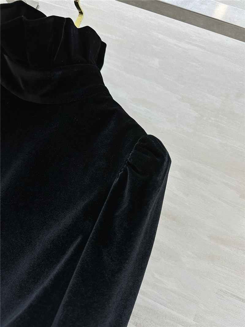 a1exa*der Mcqv*en stand collar velvet top