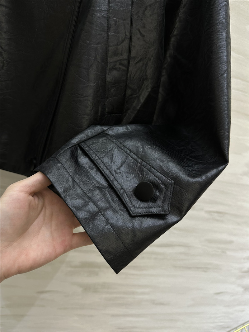 Y51 pleated trench coat