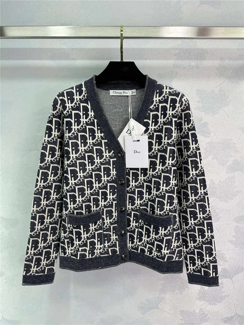 D10r oblique v-neck cardigan denim blue