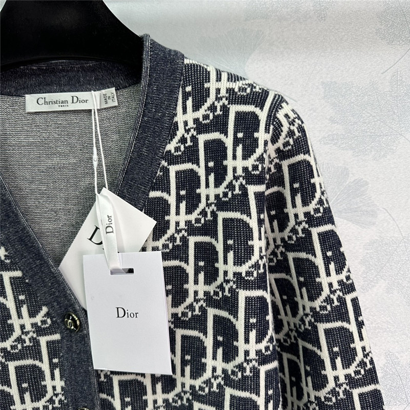 D10r oblique v-neck cardigan denim blue