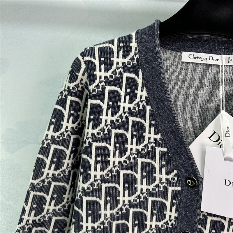 D10r oblique v-neck cardigan denim blue