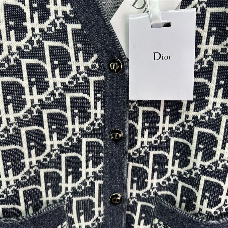 D10r oblique v-neck cardigan denim blue