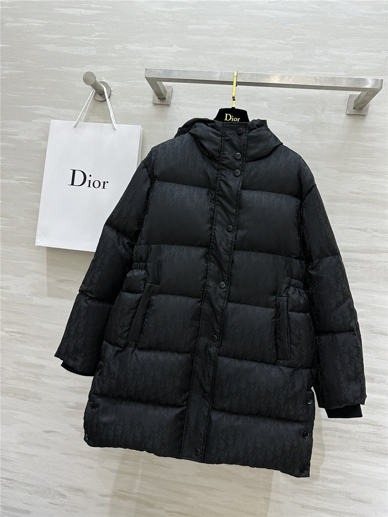 D10r mid-length down jacket