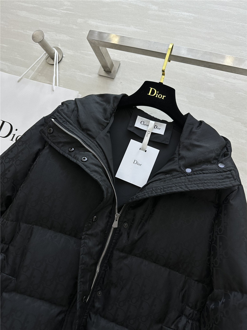 D10r mid-length down jacket