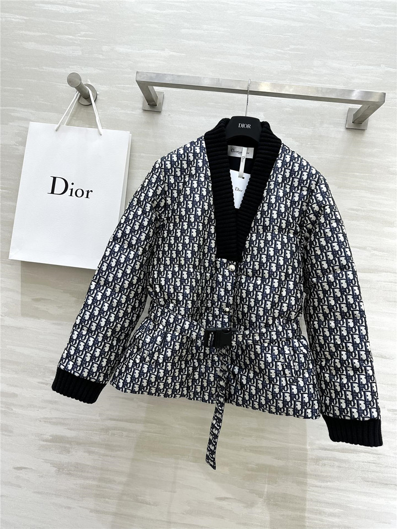 D10r reversible down jacket