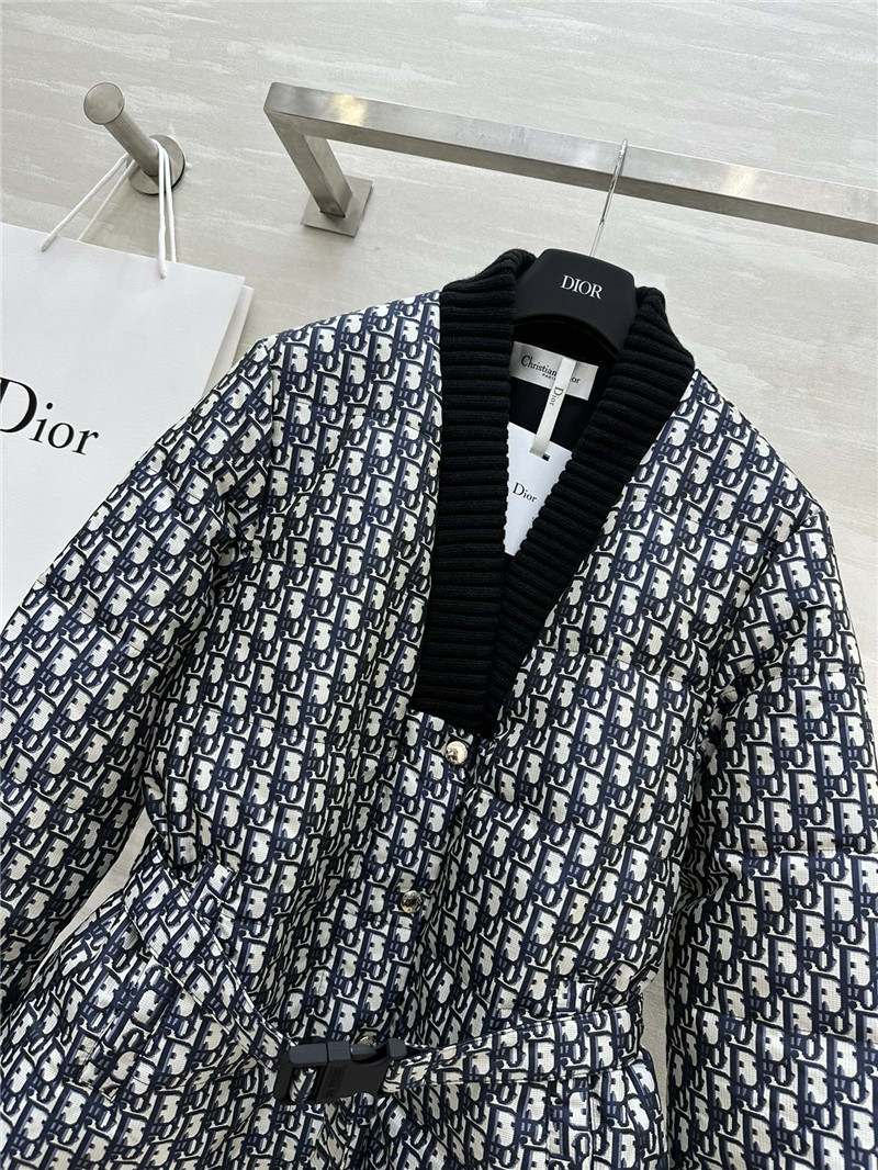 D10r reversible down jacket