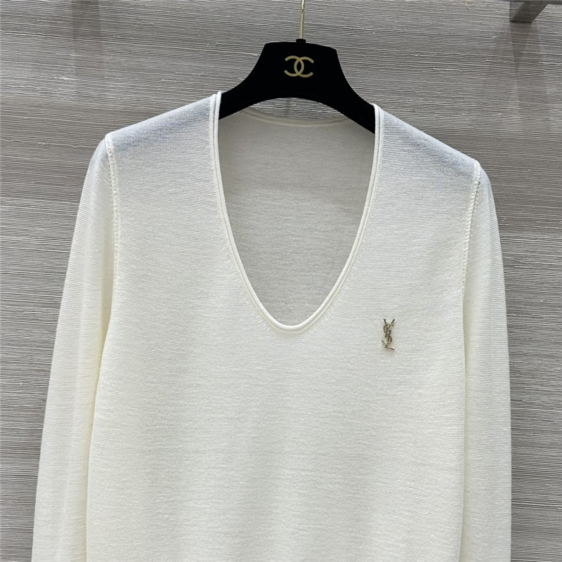 Y51 v-neck wool base top