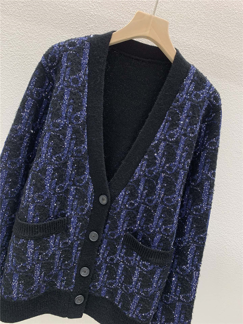 D10r v-neck oblique blend cardigan in black