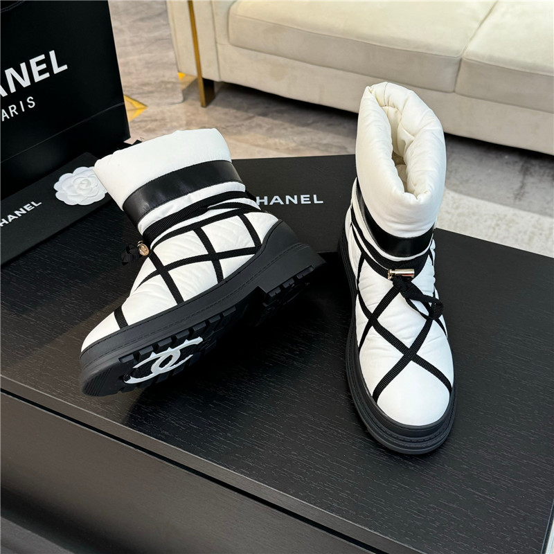 Ch**el white calfskin nylon snow boots