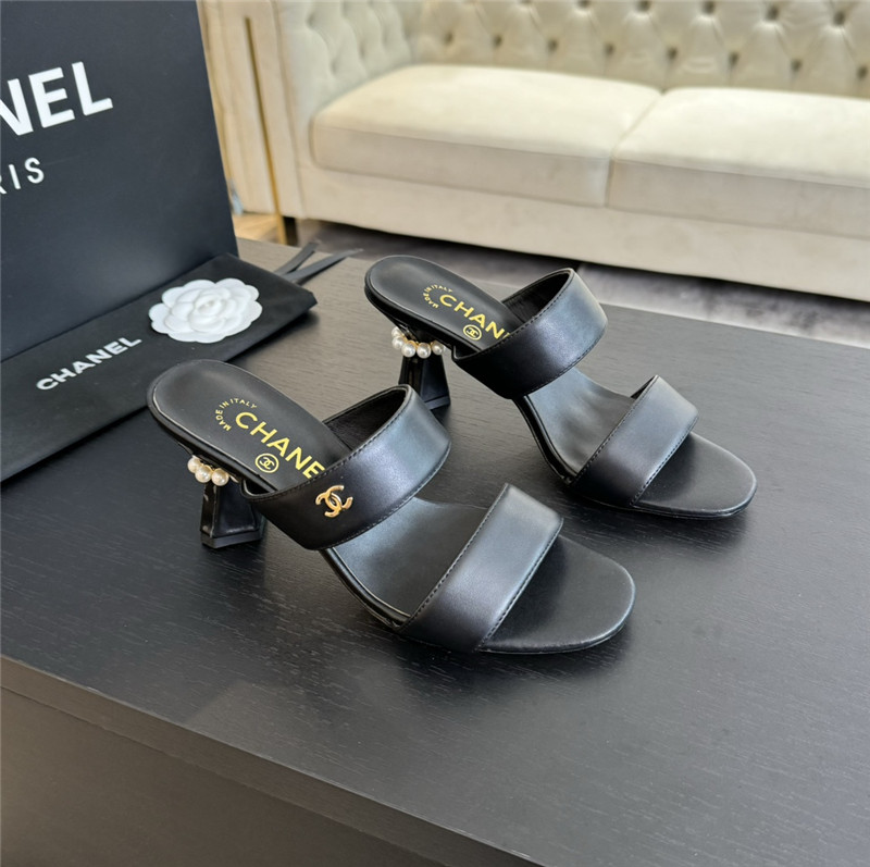Ch**el pearl heel black smooth leather mules