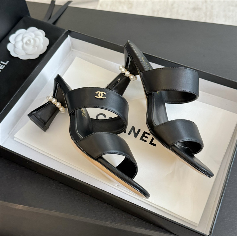 Ch**el pearl heel black smooth leather mules