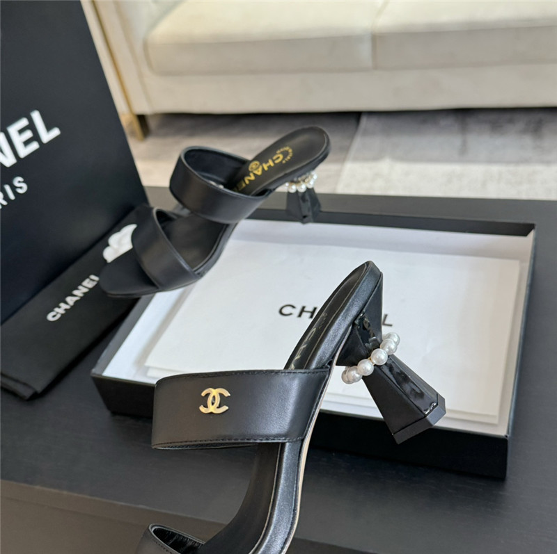 Ch**el pearl heel black smooth leather mules