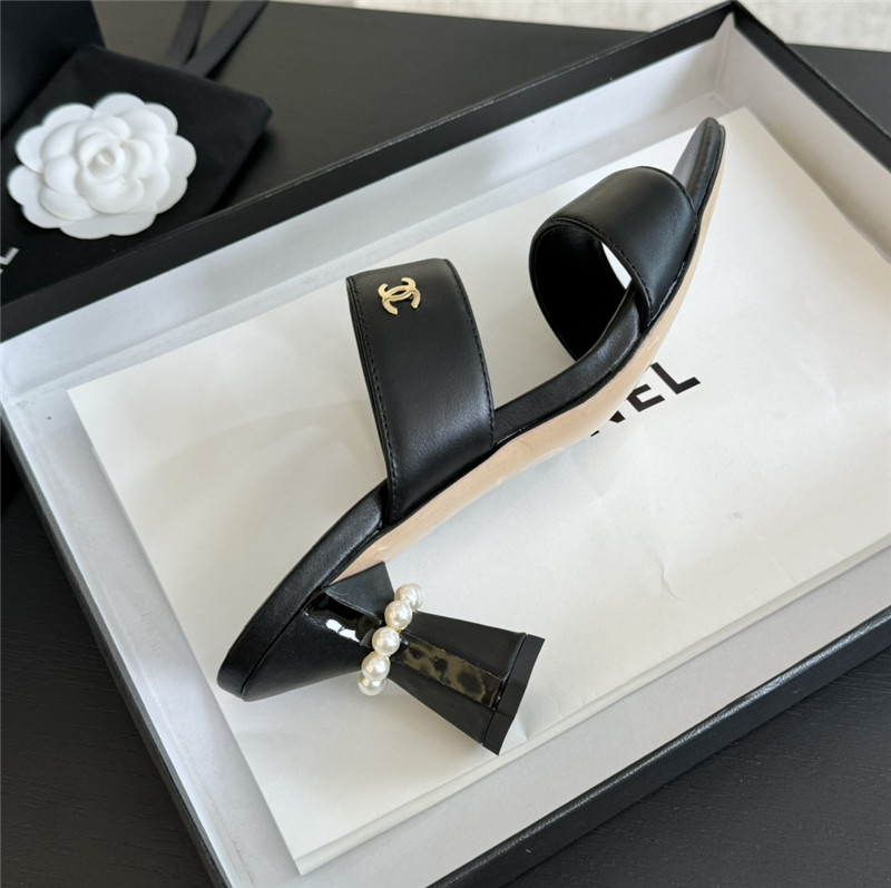 Ch**el pearl heel black smooth leather mules
