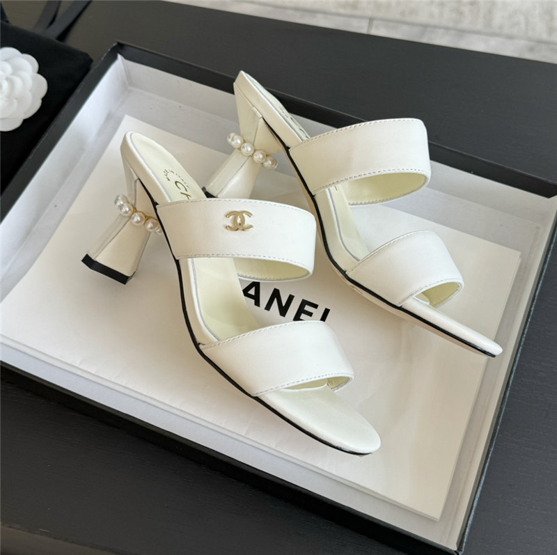 Ch**el pearl heel white smooth leather mules
