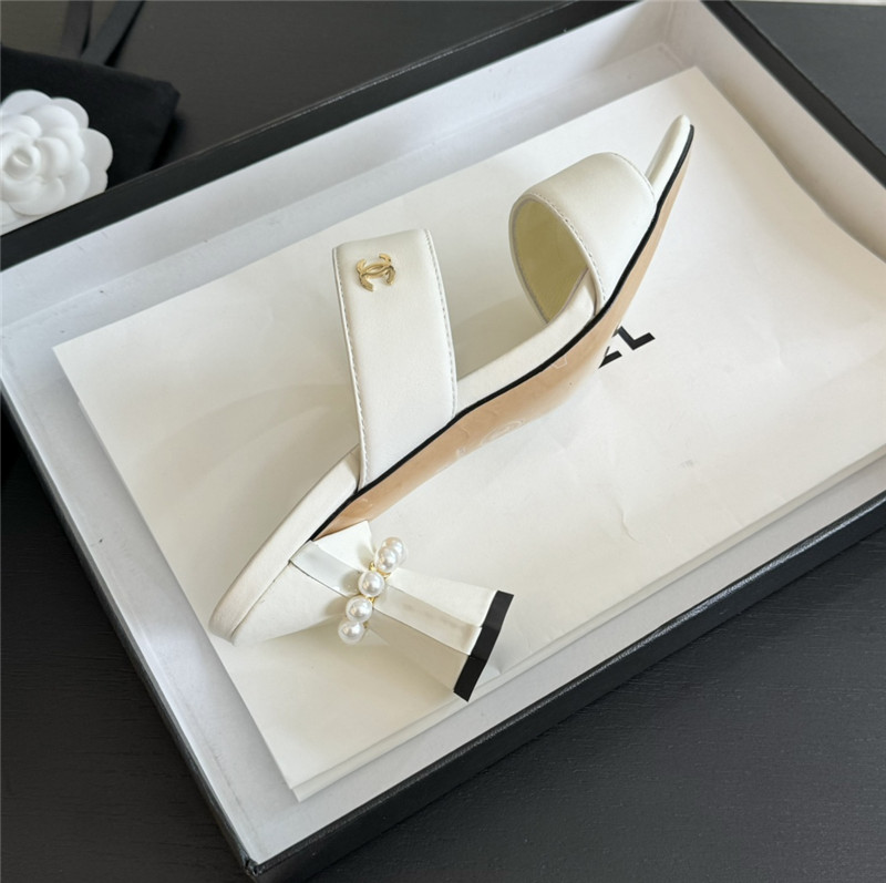 Ch**el pearl heel white smooth leather mules