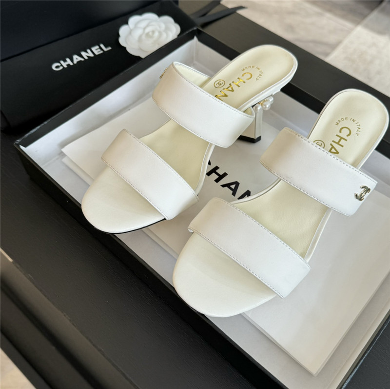 Ch**el pearl heel white smooth leather mules