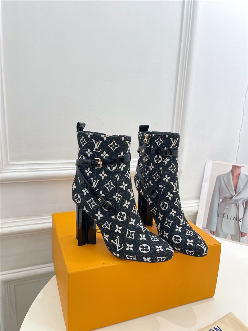 l0vis Vvtt0n navy monogram silhouette ankle boot