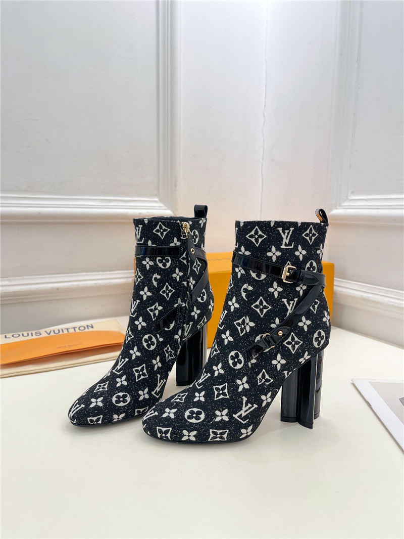 l0vis Vvtt0n navy monogram silhouette ankle boot