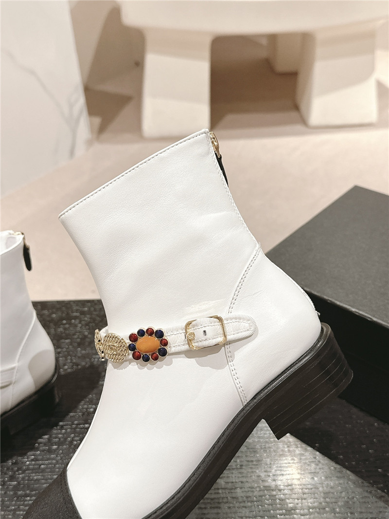 Ch**el enamel buckle chelsea boots