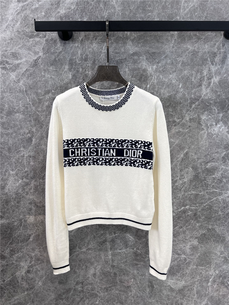 D10r logo trim contrast knit sweater in white