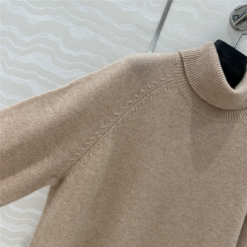 F**di beige cashmere turtleneck sweater