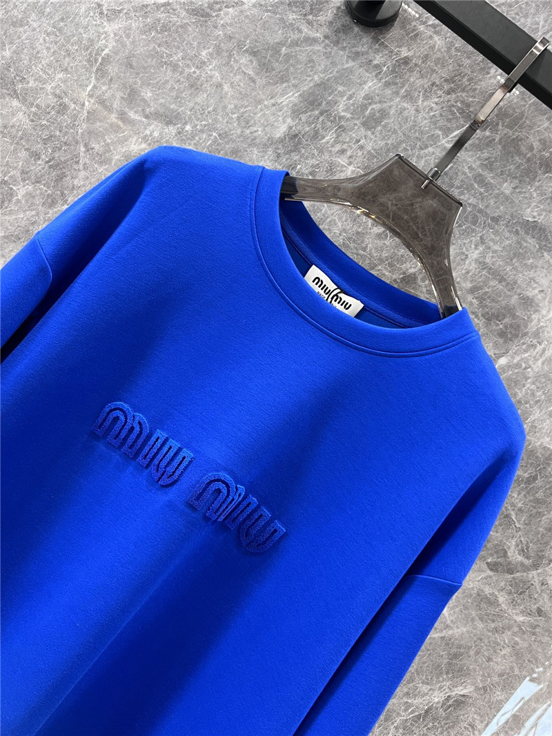 M1um1u sweatshirt + short skirt set