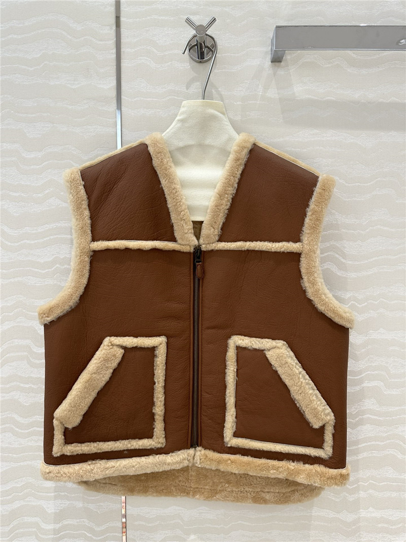 Ce1i*e fur vest