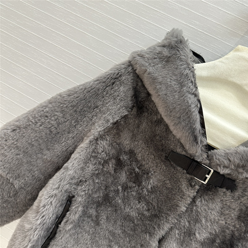 H**me5 short shearling jacket