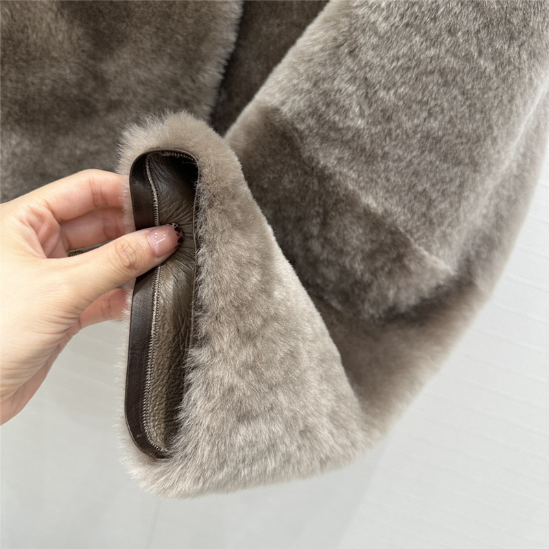 H**me5 short shearling jacket