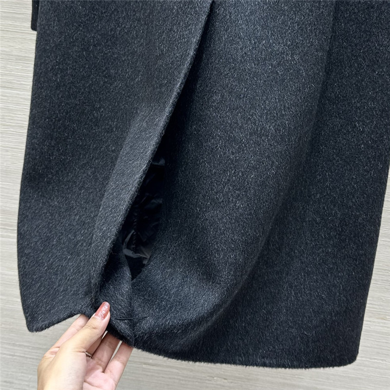 Vanitoo cashmere coat