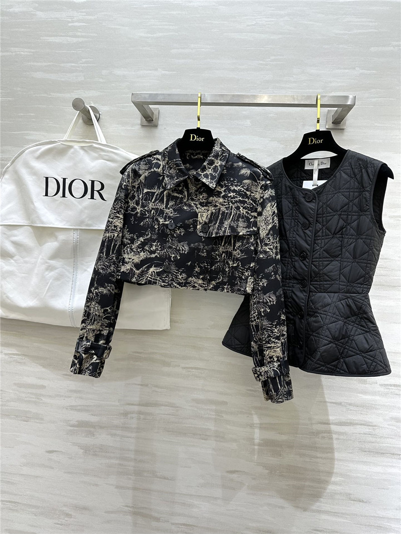 D10r waist-length cotton coat