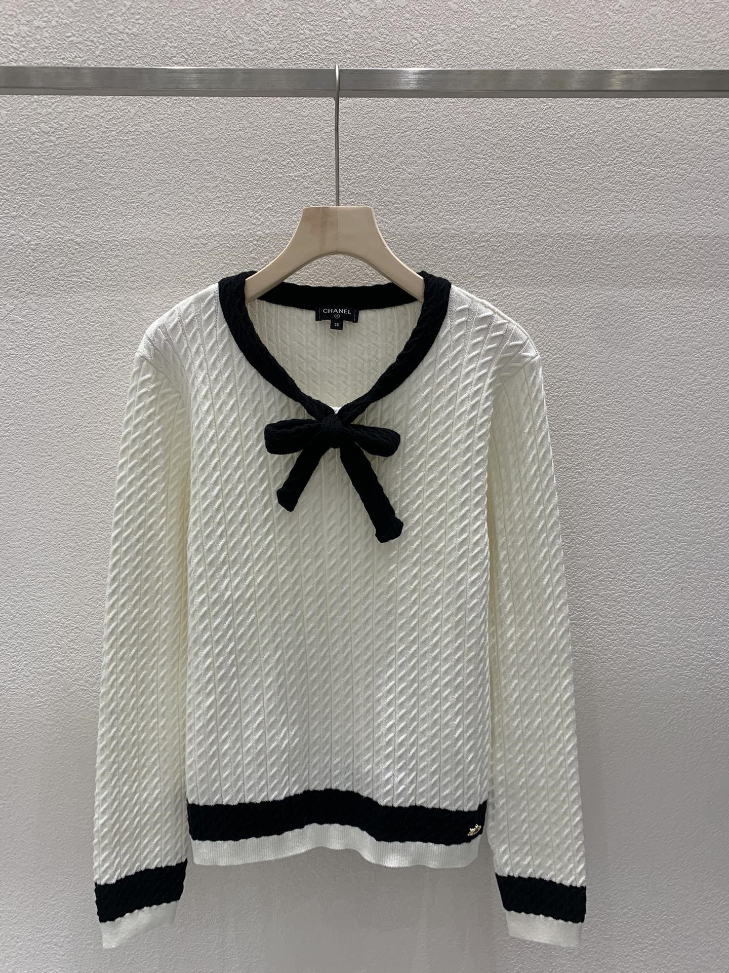 Ch**el contrast bow tie neck sweater in white