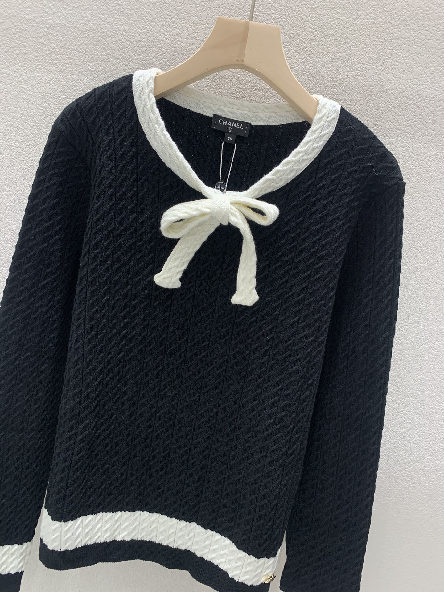 Ch**el contrast bow tie neck sweater in black