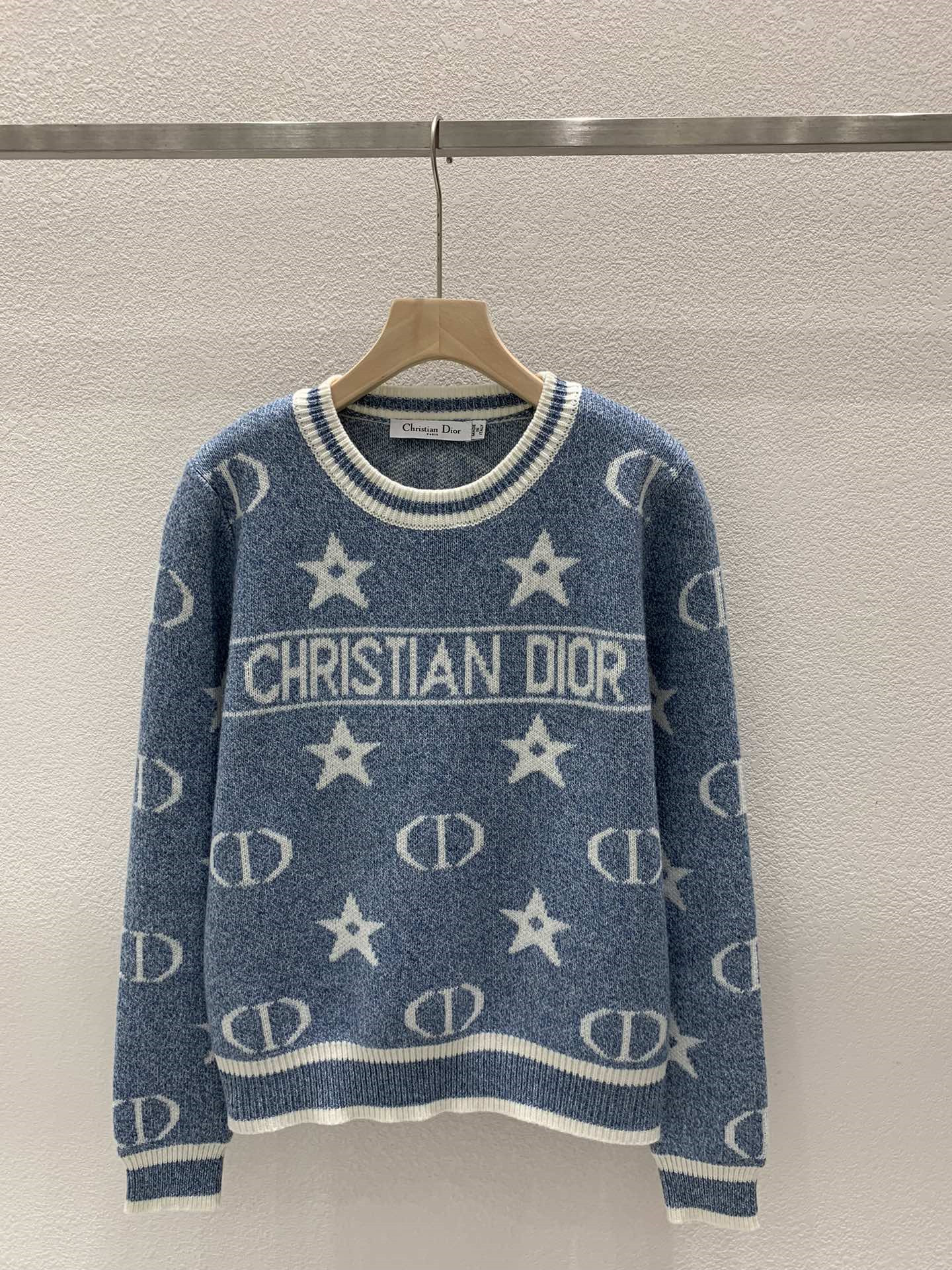 D10r white/blue contrast crewneck knit sweater